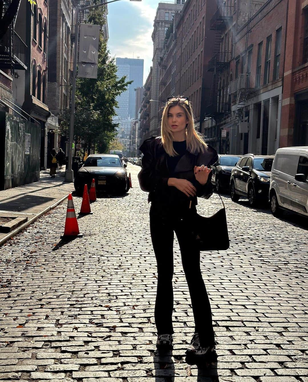 Xenia Adontsさんのインスタグラム写真 - (Xenia AdontsInstagram)「The many versions of NYC Xenia 🤠」11月9日 5時12分 - xeniaadonts