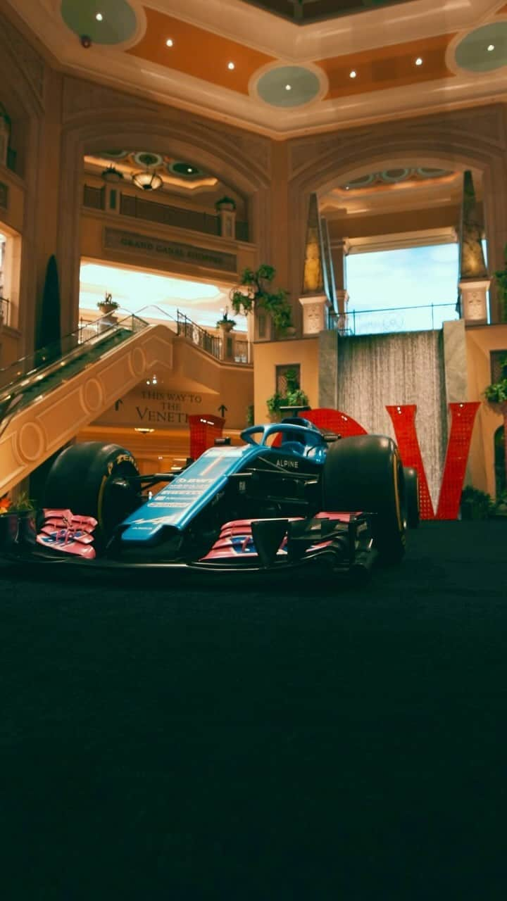 The Venetian Las Vegasのインスタグラム：「@alpinef1team is settling right into their Vegas home at @venetianvegas!」