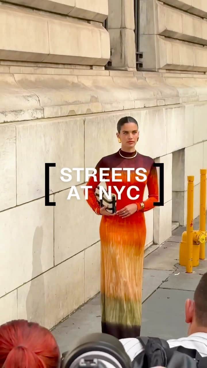 NYFW（ニューヨークファッションウィーク）のインスタグラム：「#Streetstyle outside of #Altuzarra SS24.」