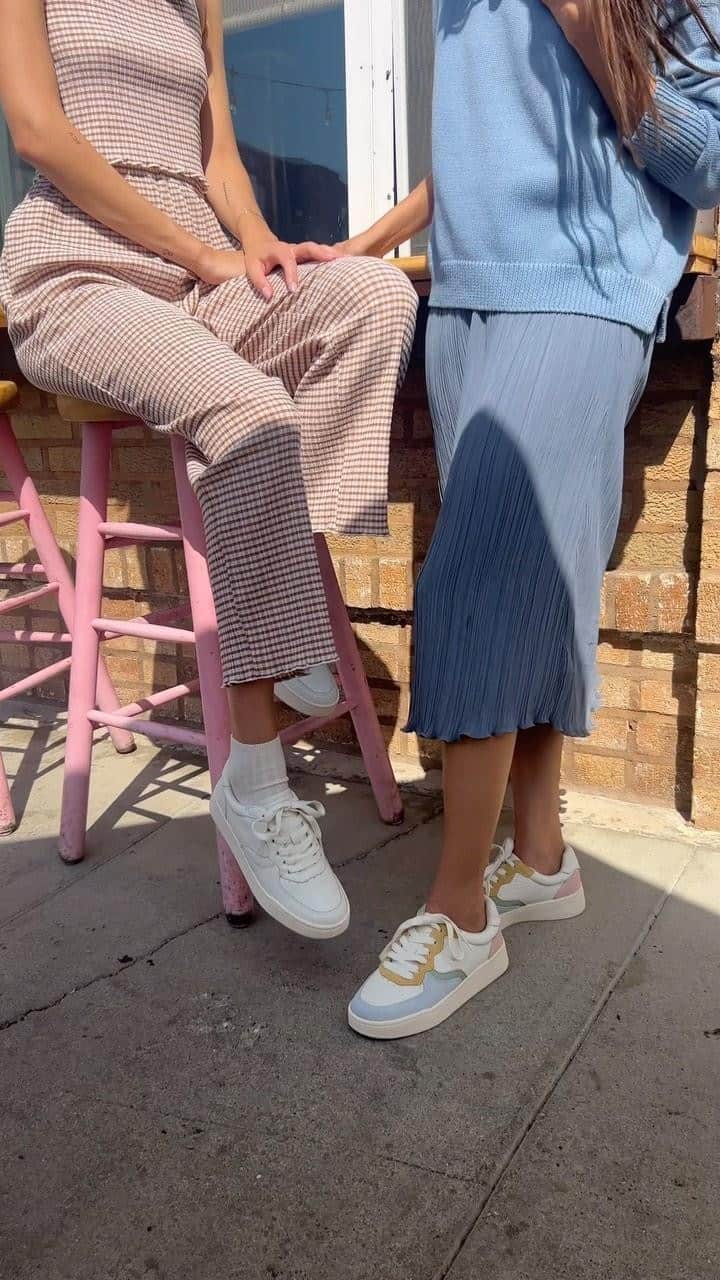 ソルドスのインスタグラム：「Out and about in the Romas. 🌇」