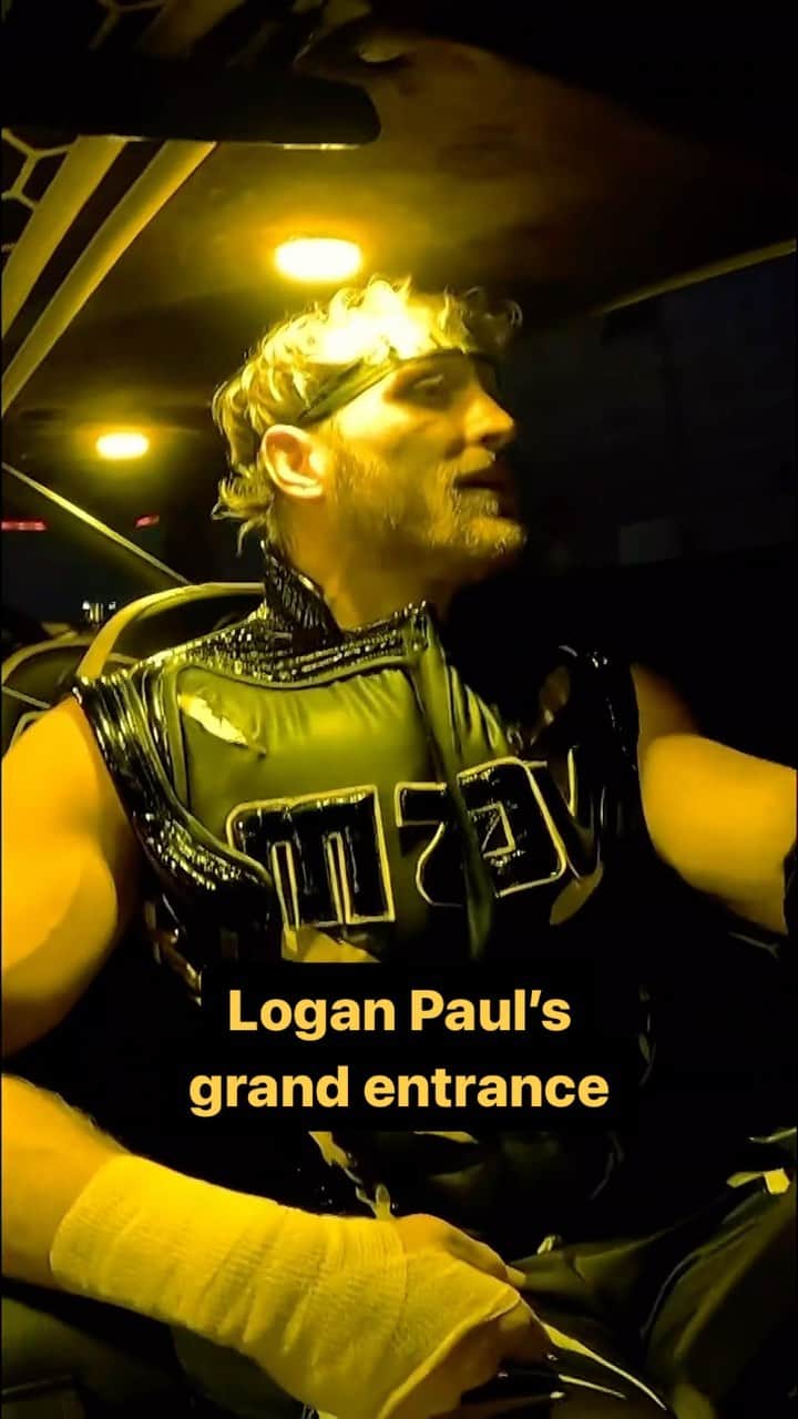 WWEのインスタグラム：「@loganpaul’s #WWECrownJewel entrance got us HYPED 🔥」