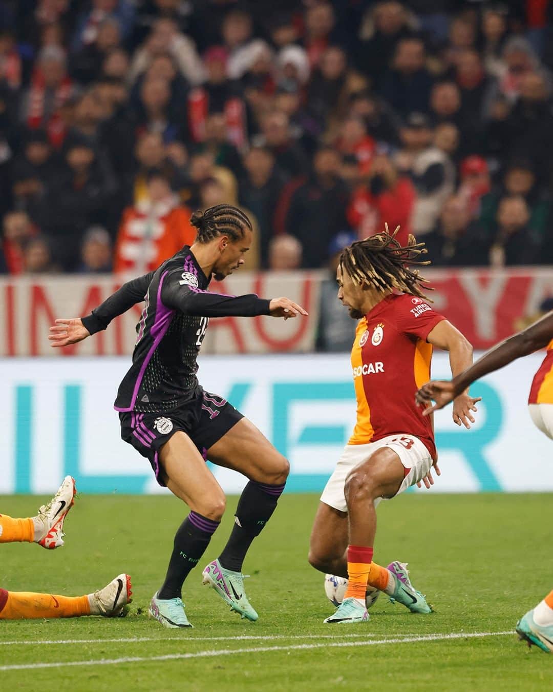 のインスタグラム：「⚔️ Sané 🆚 Boey   #UCL」