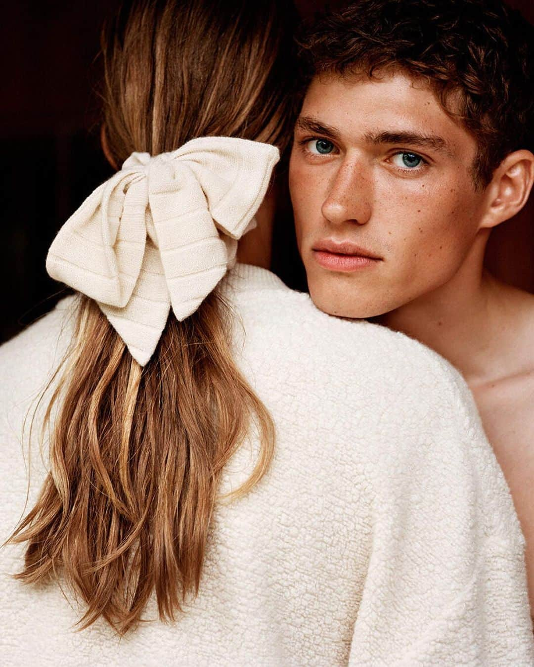 IMG Modelsのインスタグラム：「Cashmere Crush. ❤️#ValentinHumbroich fronts #LoroPiana's latest campaign. 📸 #AlasdairMcLellan #IMGmodels」