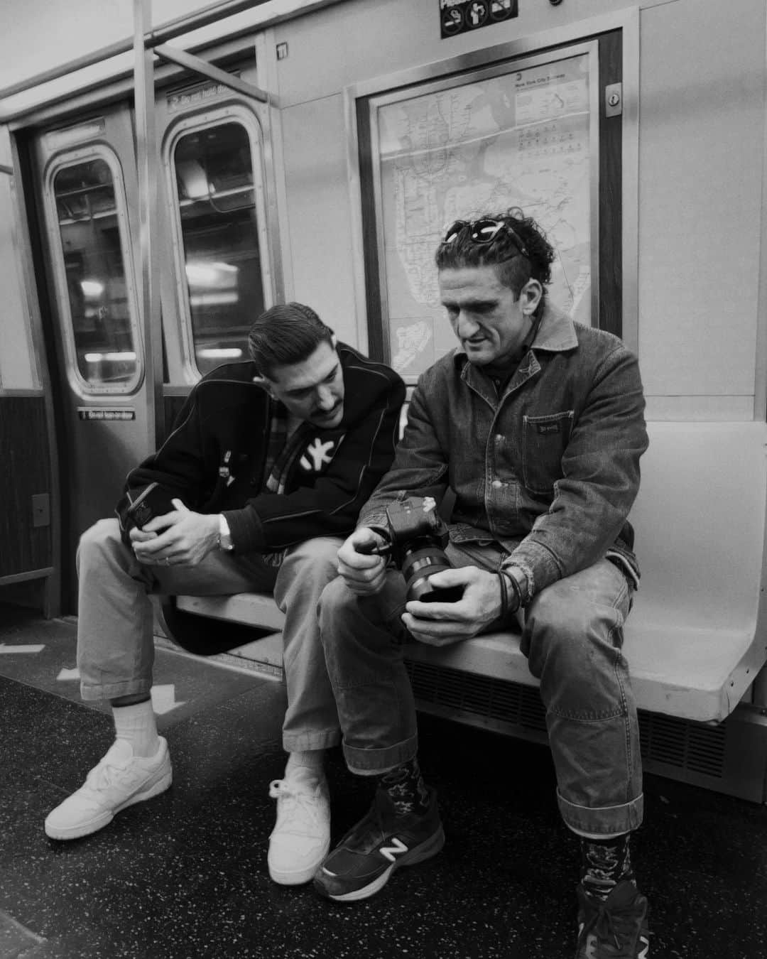 ケイシー・ネイスタットのインスタグラム：「@andrewschulz called me with the big news that he’d be headlining Madison Square Garden and asked if i had any ideas for an announcement video.  we shot this on the subway; no permits, no permission.  super fun. super new york city.   thanks @jordanstuddard & @valafilms for helping out」