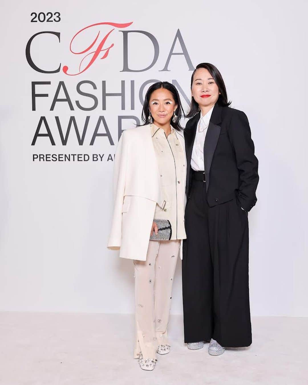 3.1フィリップリムさんのインスタグラム写真 - (3.1フィリップリムInstagram)「STEPHANIE HSU IN SS24 LOOK 3 AT THE 2023 CFDA AWARDS  “It's all about the spirit of New York. It's hard to describe how articles of clothing can carry so much meaning…” - Stephanie Hsu on 3.1 Phillip Lim @fashionista_com   We were honored to take the radiant @stephaniehsuofficial, wearing a head to toe SS24 runway look to the CFDA Awards this year with our co-founder Wen Zhou.   Photography: @xin____wang」11月9日 6時25分 - 31philliplim