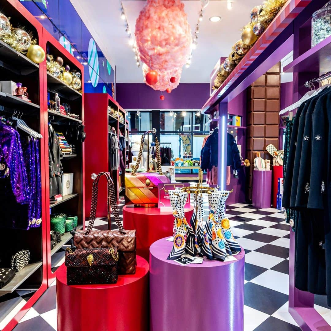 Bloomingdale'sさんのインスタグラム写真 - (Bloomingdale'sInstagram)「JUST OPENED: Our Wonka Carousel is here with delightful gift picks inspired by the upcoming film’s magical universe. Check it out now at 59th Street 💜🍫  Plus, catch Timothée Chalamet in Wonka on December 15!」11月9日 7時15分 - bloomingdales