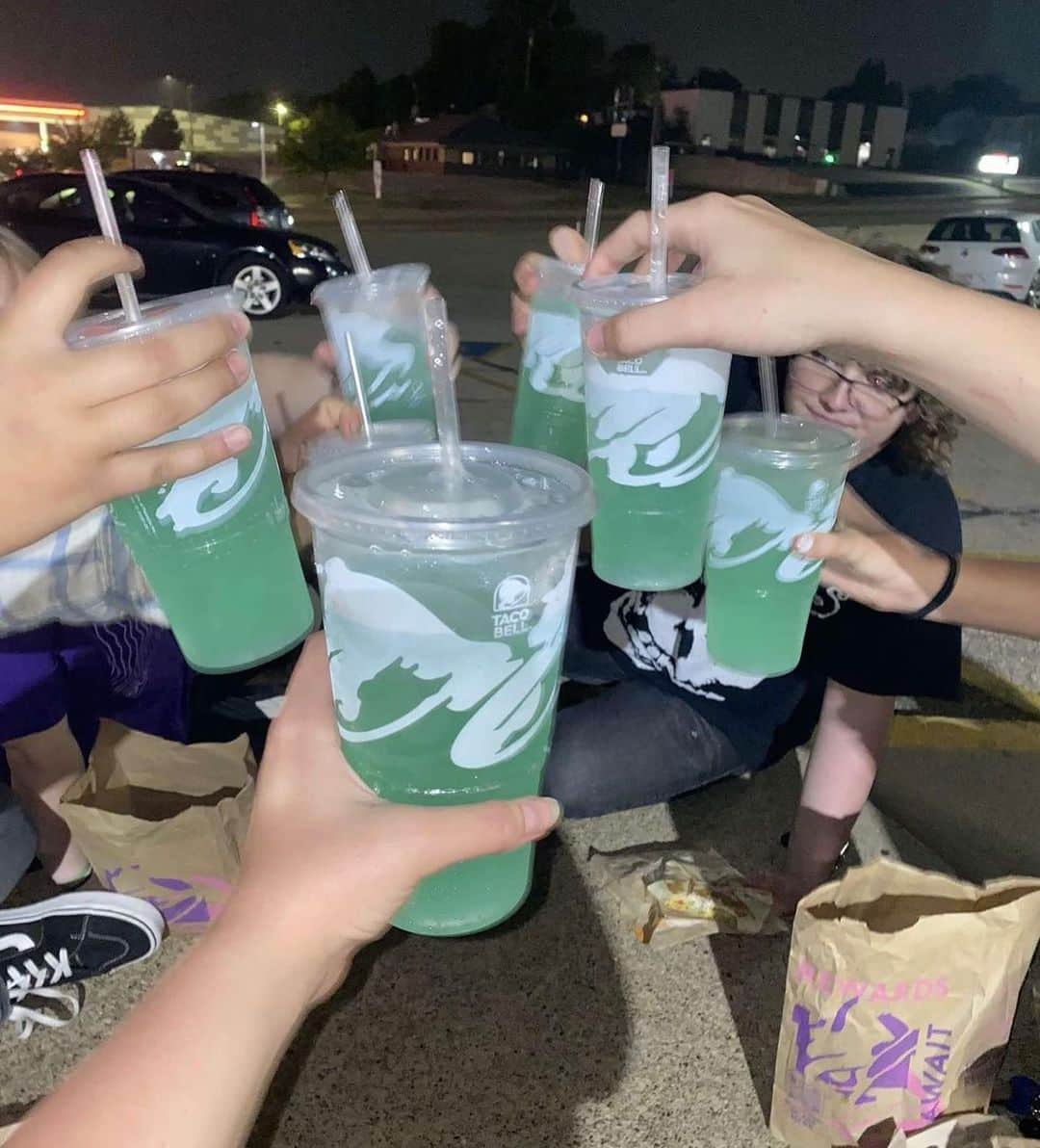 Taco Bellのインスタグラム：「six cups of your finest, please」