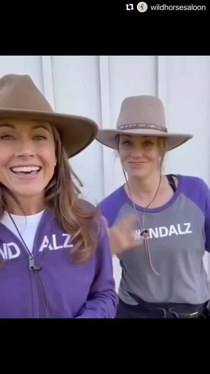 メリッサ・ジョーン・ハートのインスタグラム：「Come out and join the fun this Sunday at @wildhorsesaloon at the #DancetoEndALZ Tickets at ALZ.org/dance」