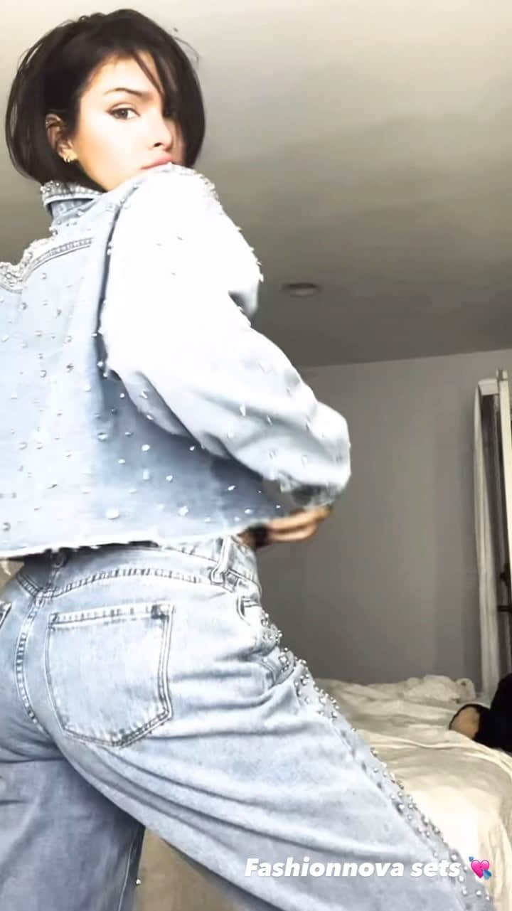 Brighton Sharbinoのインスタグラム：「@fashionnova sets 💘」