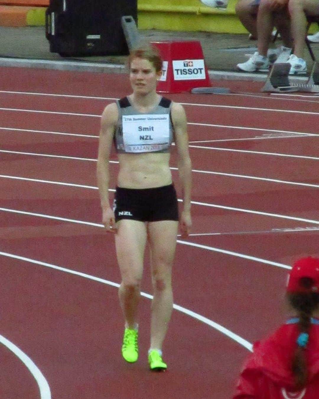 アンジェラ・ペティのインスタグラム：「Upgraded from 5th to 3rd in the Women’s 1500m at the 2013 World University Games in Kazan, Russia- 10 years later!🥉  Throughout my career, I became more & more aware of the sad reality that our sport is not clean. That some athletes were taking banned substances. Something that really upsets and frustrates me, it’s just so unfair. But I try not to focus on it too much & continue to train hard & do all I can to beat the cheats.   I have been in many races over the years where later on you would find out there was a drug cheat ahead of you. But this race was the first global championship where I have been upgraded to a medal position because of it. I found out on Tuesday night that not only was the winner of the World Uni 1500m a drug cheat (she had been banned in 2016) but 2nd place was also recently banned, both dating back to 2013 & their results annulled over that time.  My main focus at the World Universities had been the 800m & I had run 3 rounds in 3 days to come 4th in the final in a PB at the time of 2:00.03 which qualified me for the 2013 World Champs the following month! I was over the moon. The 1500m heat was the next morning and I remember being so tired for it while warming up! But I managed to just qualify through to the final, in a next fastest time spot- as it was first 3 in each heat and the next 4 best times overall- I was 6th in my heat.   I then had a day off before the 1500m final. I felt more recovered by the final and had nothing to loose- so I got out there and ran as fast as I could & ended up 5th in 4:11.72, a PB at the time! I never thought when I crossed that line that I was actually a bronze medallist! Thankfully they keep drug testing samples for many years after a sample & that testing is getting better at detection.  The World University Games have a very special place in my heart, especially after winning the 2015 World University 800m title, 2 years after Kazan! I’m stoked that now I am a gold & bronze medallist! I’m not sure if I’ll ever get the medal, but it will be a race I’ll never forget!   Thank you Jesus! This result is also for my coach Maria, my family& everyone else who supported me during this time & continues to now!」