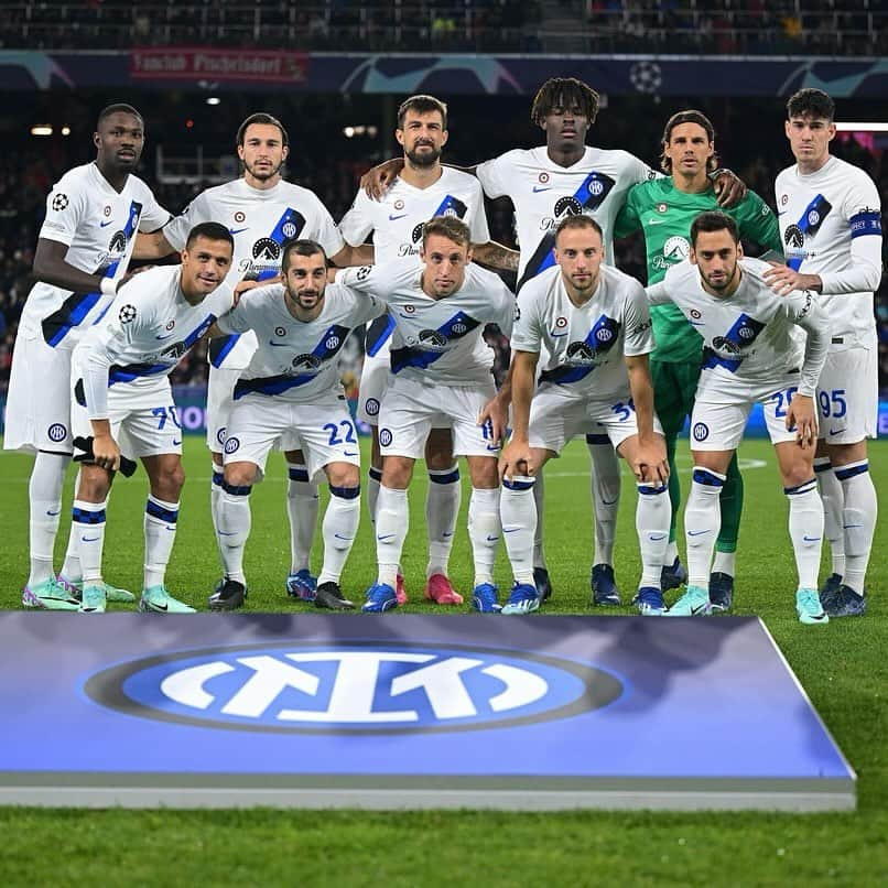 マッテオ・ダルミアンさんのインスタグラム写真 - (マッテオ・ダルミアンInstagram)「Tonight we take a train with a special destination: #RoundOf16 🖤💙   #SalzburgInter #UCL #ForzaInter」11月9日 8時17分 - matteodarmian36