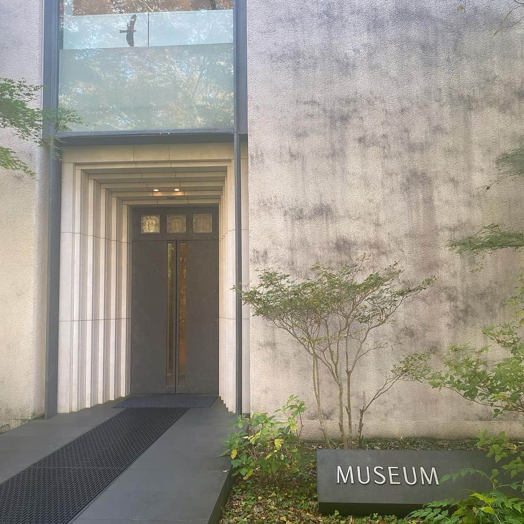 aiaiさんのインスタグラム写真 - (aiaiInstagram)「先日の箱根旅。  ラリック美術館素敵でした。  @lalique.museum.hakone   #ラリック美術館  #箱根 #箱根旅行 #箱根観光 #箱根美術館 #美術館 #旅行 #旅 #旅スタグラム #旅行好きな人と繋がりたい  #観光 #観光スポット #美術館巡り #美術館好き」11月9日 8時19分 - saltaiai