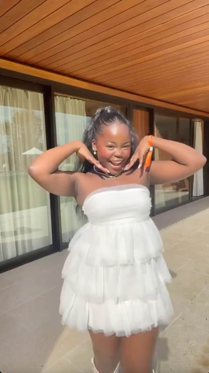 Beginning Boutiqueのインスタグラム：「Angel energy 🤍 @tatendaluna wears our Birthday Girl White Mini Party Dress! Shop now in our SITEWIDE SALE 🍀」