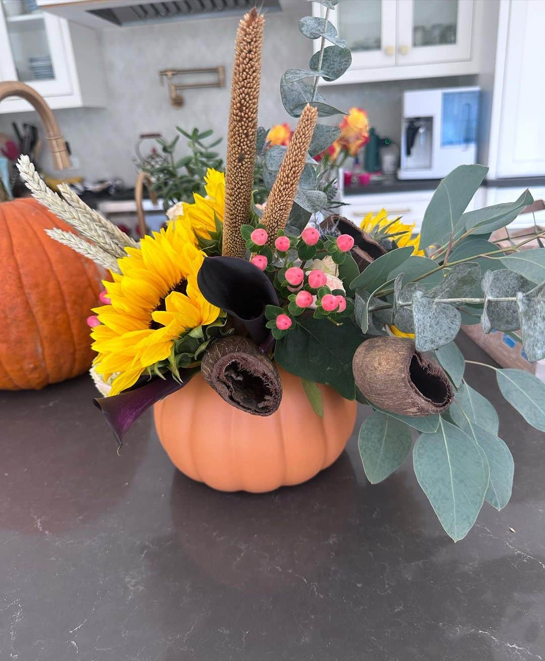 Alexia Clarkさんのインスタグラム写真 - (Alexia ClarkInstagram)「Happy Thanksgiving 🍁 I hope you guys know how grateful I am for you! Thank you for supporting me especially when I’ve needed it the most. When I went through my emergency surgery a couple years ago you all helped me stay strong and I hope that I can do the same for you. I hope you know that I am cheering you on every step of the way through your journey.   www.Alexia-Clark.com   #thanksgiving #grateful #fitness」11月24日 3時01分 - alexia_clark