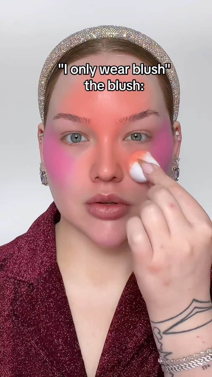 NikkieTutorialsのインスタグラム：「when blush is life 😌💕」