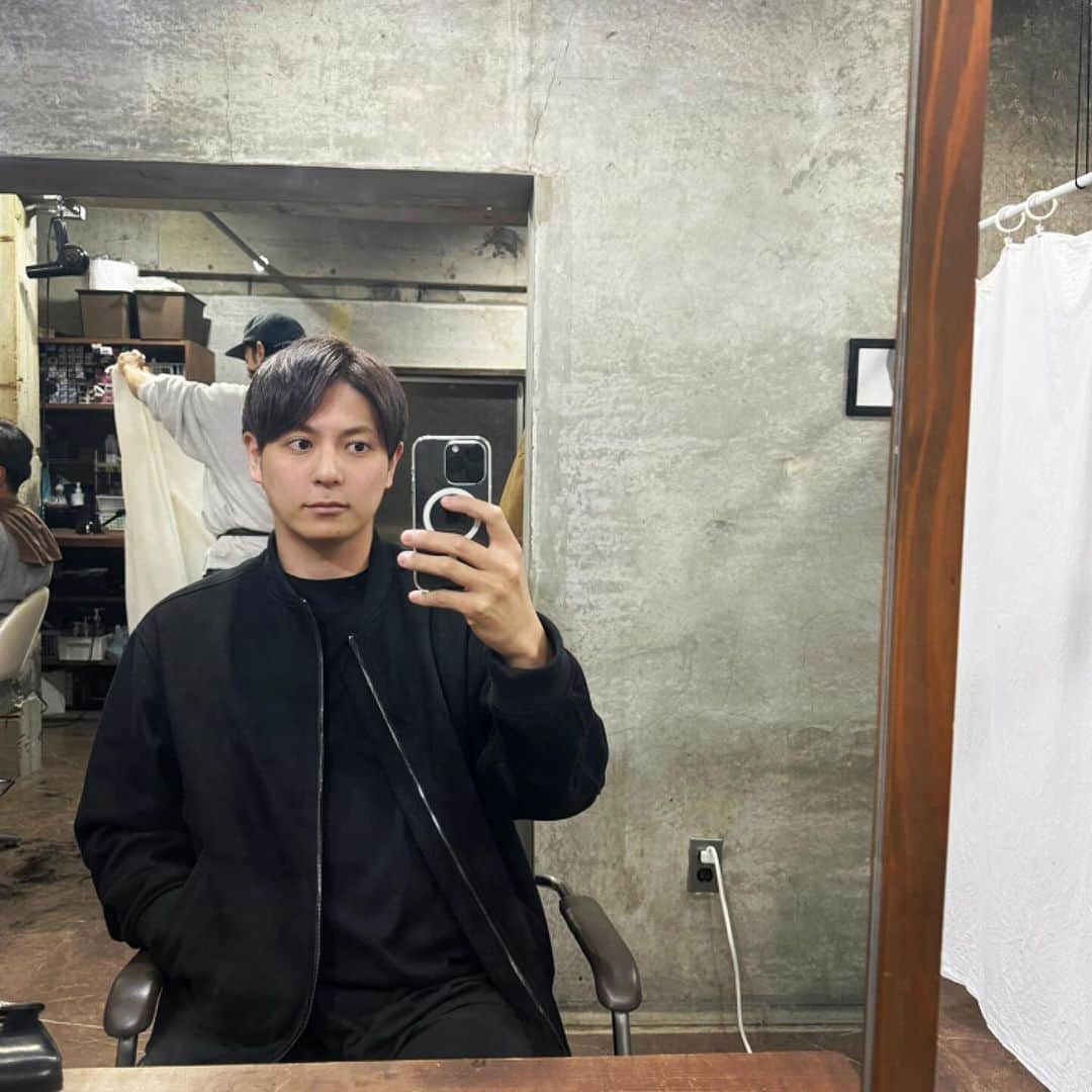 加藤慶祐のインスタグラム：「. メンテナンス @satoshihair . #メンテナンス#カット#カラー #美容室#美容#表参道#渋谷#外苑前 #青山」