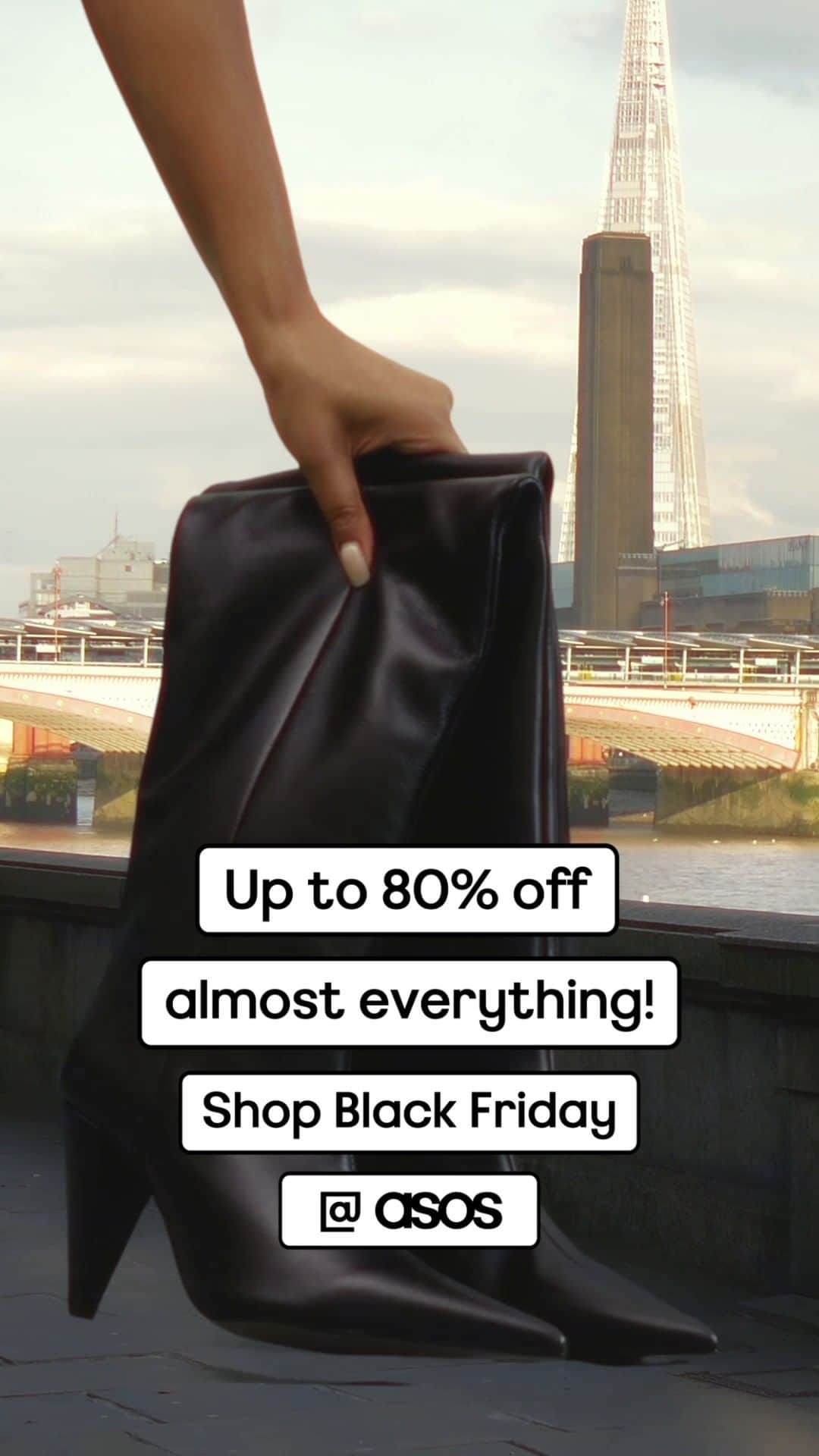 ASOSのインスタグラム：「Black Friday has LANDED. Get up to 80% off almost everything! Oh, and if you head to the site RN, you're in for an EXTRA treat 👀 @noorieana #ASOSBlackFriday」