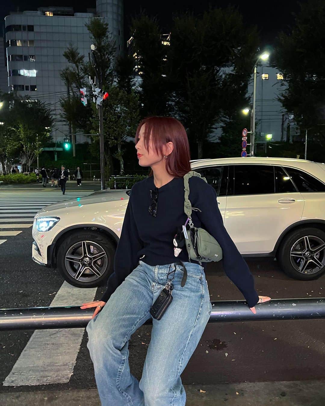 上野 紗也加のインスタグラム：「かわいバッグちょっとカーキはまっています🦎 ストラップ自分で選んでつけた！   @topologie.jp 10%offクーポンコード「yaka1012-10」 12/8まで - #topologie」