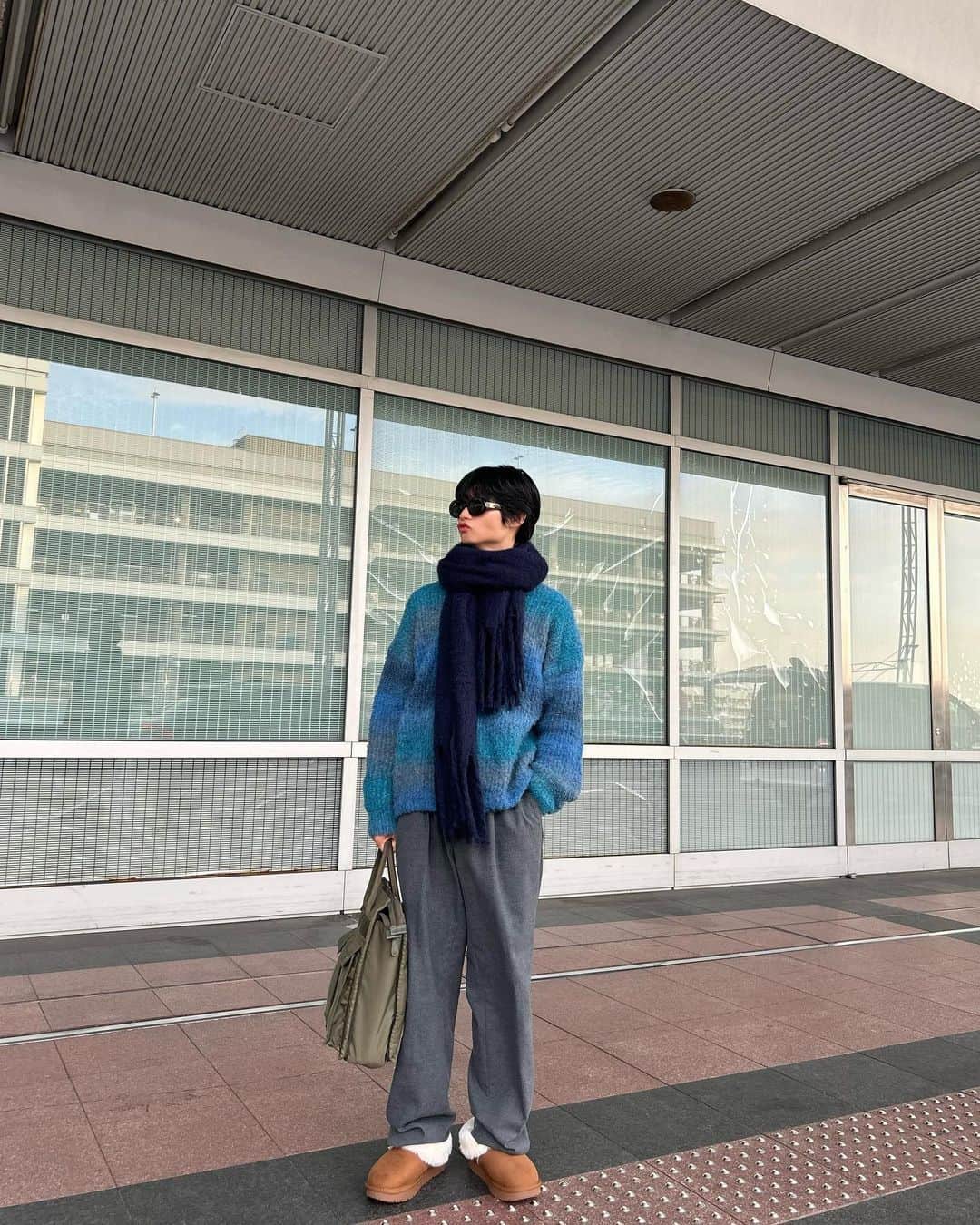 鈴木志音さんのインスタグラム写真 - (鈴木志音Instagram)「リリべ北海道ありがとうございました！✈️💙 『青い果実』コーデ組んでみました🫶🏻 すごく寒いと思ったんだけど暖かくてよかったです。  帰りに白い恋人買って帰ります( ¨̮ )  #おんおん日記」11月23日 19時01分 - shion_supafuru