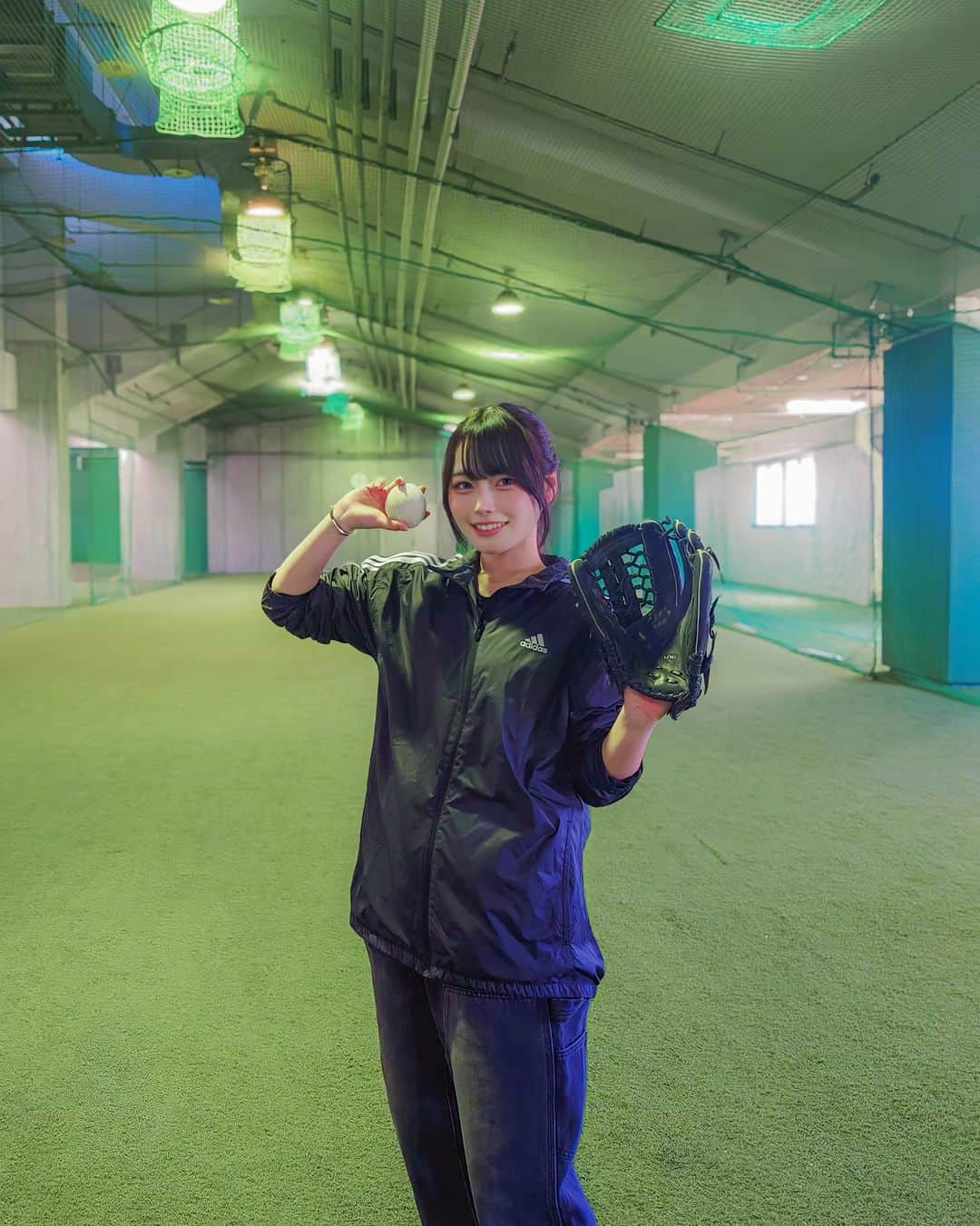 むめいのインスタグラム：「スポ少の集まりで⚾   久しぶりにバッターボックス立ったらめちゃ怖かった…」