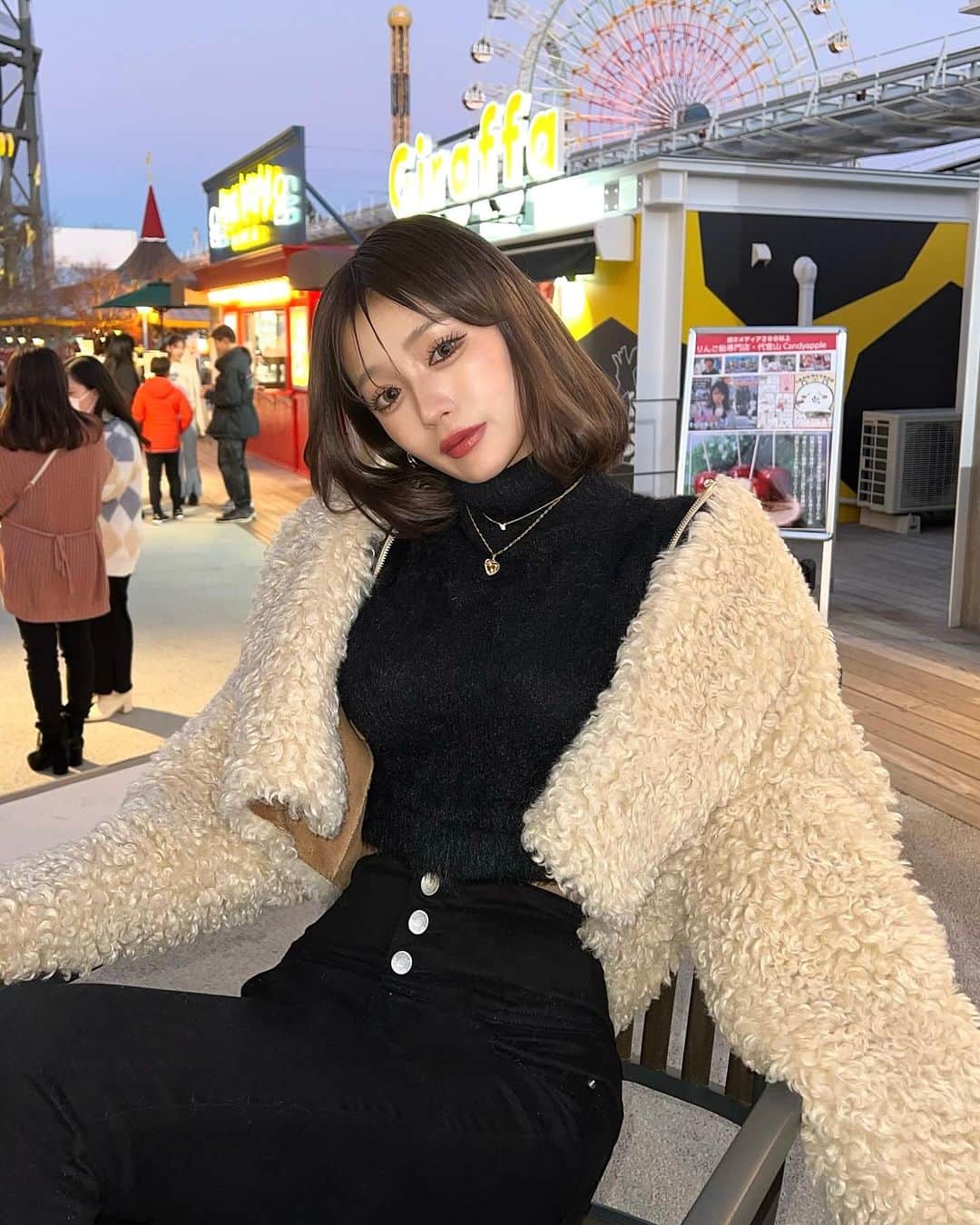 田向星華（せいせい）のインスタグラム：「人生初めて富士急🎢 ビビりながらも乗れたうれしい😋  そしてイメチェンしまくってますが３日間だけボブです🫧  #SLY #SLY_fav #SLY_PR #promotion」