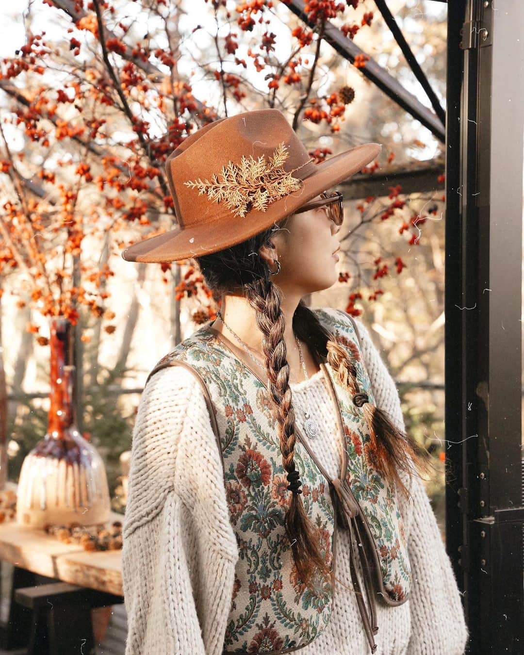 KONDOUMIYUのインスタグラム：「⁡ ⁡ ⁡ 𝐇𝐚𝐤𝐨𝐧𝐞 𝐆𝐚𝐫𝐝𝐞𝐧𝐬 🎃🍁🍂 ⁡ 気になってた箱根のカフェ フォトスポットが沢山あった ✌🏽 ⁡ ⁡」