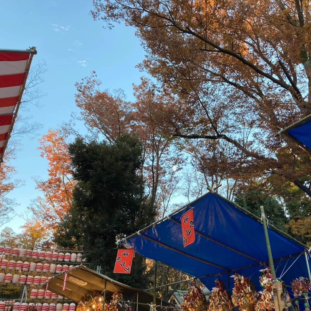 新井義幸のインスタグラム：「大國魂神社の二の酉に！  府中を満喫して参りました！  商売繁盛祈願！  何でもやります！  お仕事お待ちしております！」