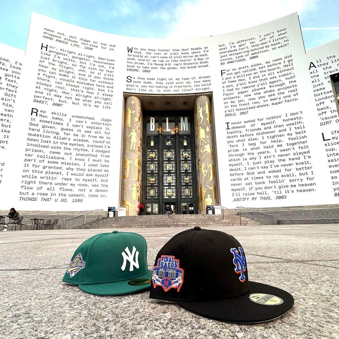 GROW AROUNDのインスタグラム：「#growaroundnewarrivals   NEWERA 59FIFTY FITTED CAP  今週も別注シリーズが2型登場🔥  NEW YORK YANKEES 1996WORLD SERIOUS  GREEN/GREY UV  NEW YORK METS FINAL SEASON BLACK/GREY UV  の2型になります🇺🇸  明日11/24 渋谷店・オンライン 12:00~ 横浜ビブレ店11:30〜 お台場ダイバーシティ店 11:00~ お台場アクアシティ店11:00~ 町田東急ツインズ店 10:00~より発売開始。  お見逃しなく！」