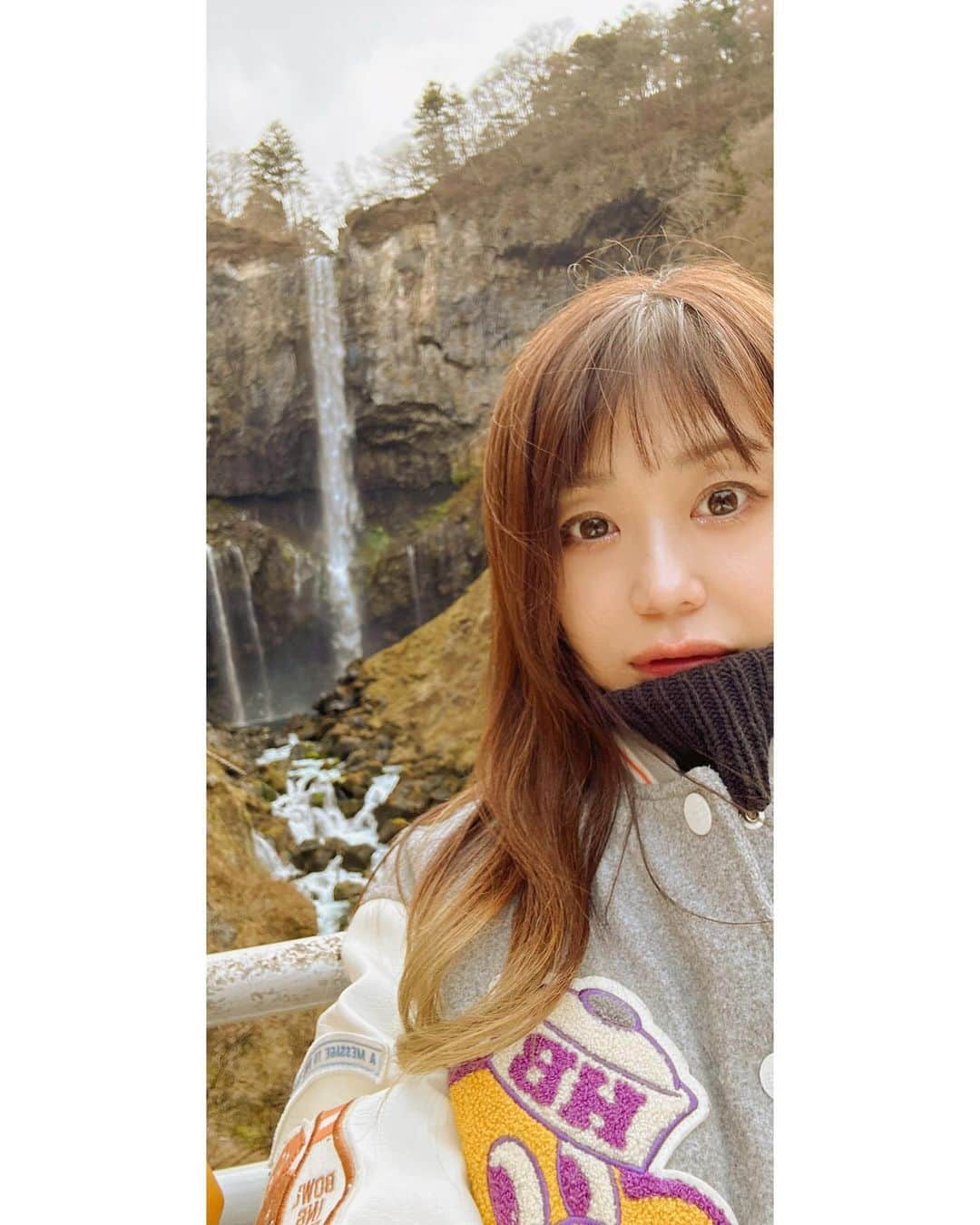 水野愛日さんのインスタグラム写真 - (水野愛日Instagram)「秋旅行🍁🍂  #日光  #中禅寺湖  #日光東照宮  #華厳の滝   紅葉が見たかったけど、盛りの時期を一週間外しちゃいました🥲 そしてめちゃくちゃ寒かった😳  でも、リフレッシュできて満足🥰   #水野愛日」11月23日 19時24分 - mizunomanabi