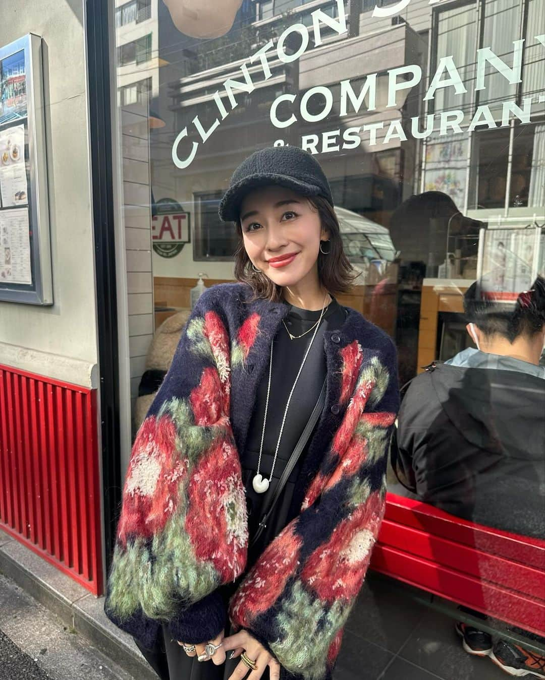 水野佐彩さんのインスタグラム写真 - (水野佐彩Instagram)「・ みんなに褒められたワンピース👗🖤 @amiharunaami  @newans.official  collaboration🖤🖤🖤  この日に会った人全員にどこの？って聞かれた☺️❤️  次の春夏のコラボを 亜美さんと同じタイミングで出来ることが 本当に嬉しくて光栄で胸熱すぎるのです😩❤️  #newanse #ハッシュニュアンス #amerivintage」11月23日 19時32分 - saaya_mizuno