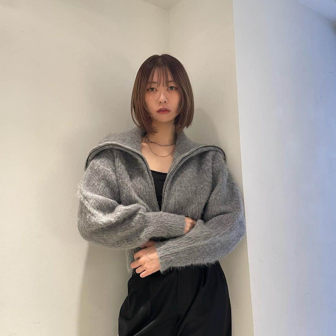 棚瀬響さんのインスタグラム写真 - (棚瀬響Instagram)「. . Shaggy Compact Cardigan 💜🩶💙」11月23日 20時30分 - 2ki___clmyprn