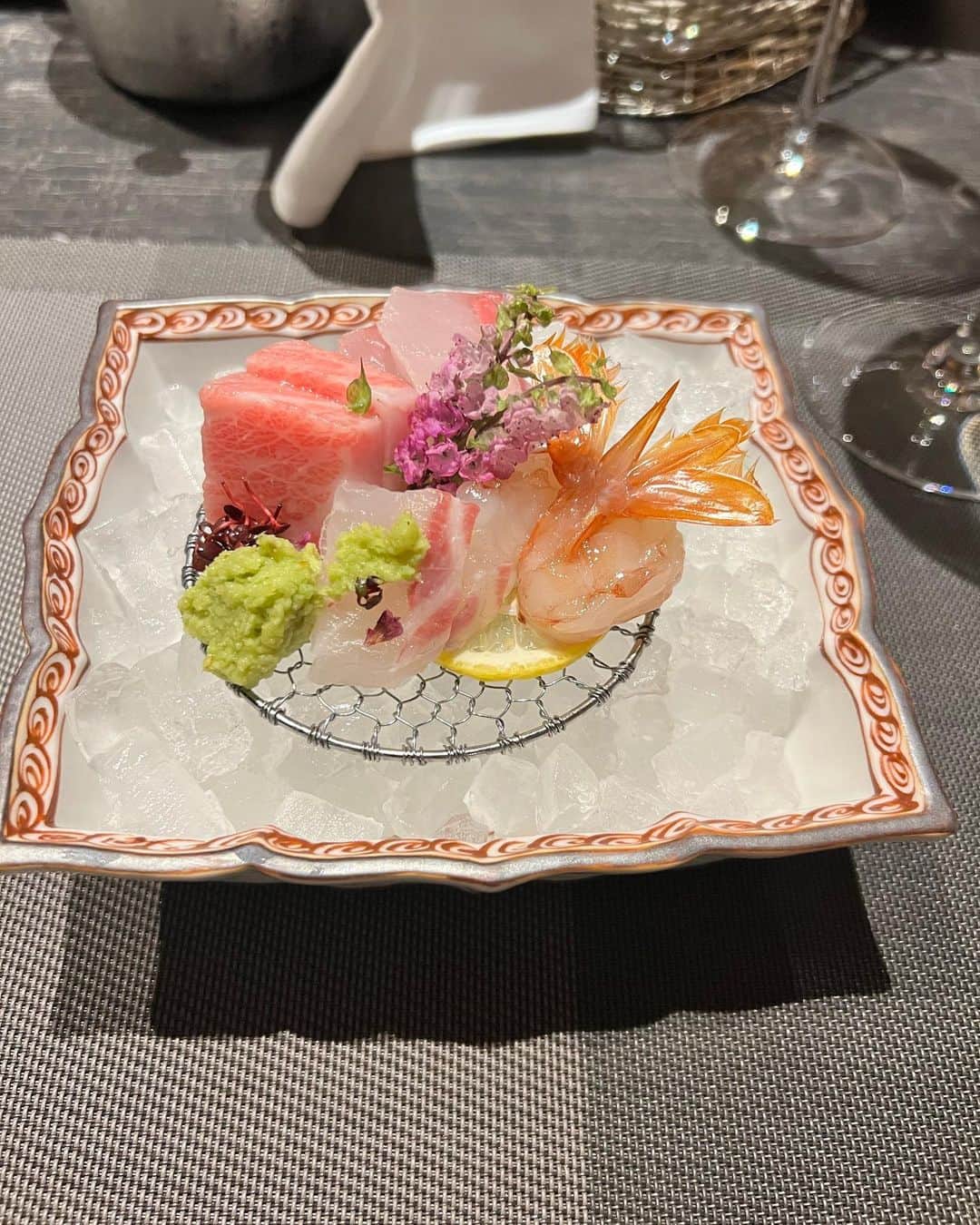 西岡良仁のインスタグラム：「Beautiful 😍 😍😍😍😍😍 #mie #japan #home #food #sashimi #beautiful #三重県　#日本　#地元　#刺身　#綺麗すぎる」