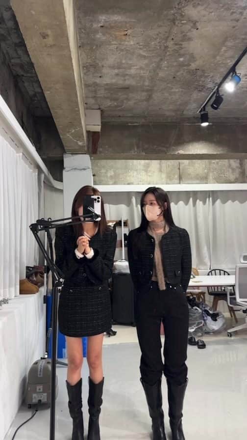 ソアのインスタグラム：「트위드 셋업 라방!! 오픈 프로모션 곧 마감이에요 놓치지마세요🫶🏻」