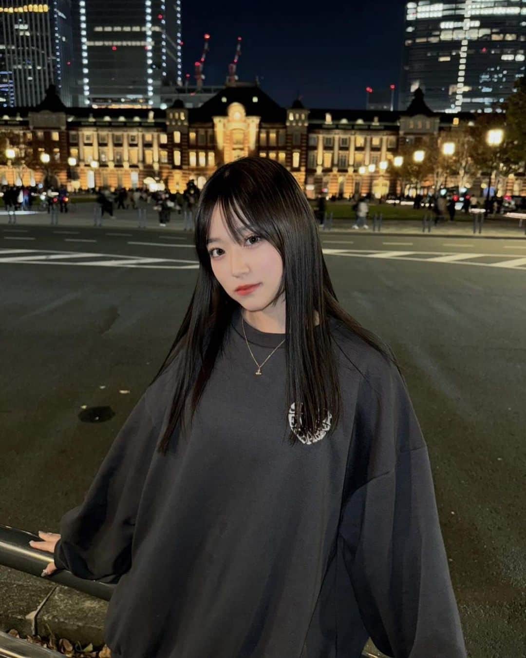 のインスタグラム：「東京駅の前で撮ったに^^ 入口どれかわからんくてあせった。笑」