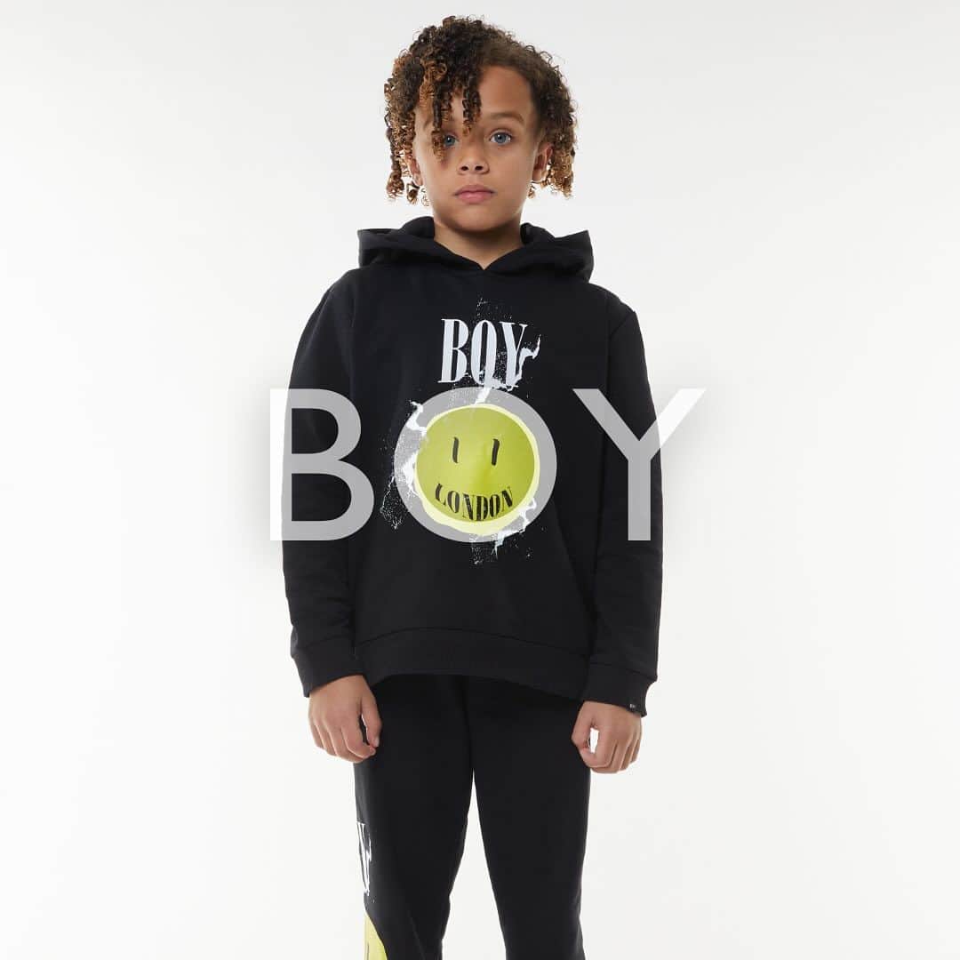 BOY LONDONさんのインスタグラム写真 - (BOY LONDONInstagram)「Our Kidswear is all available at 35% off in our Black Friday Sale. Perfect for gifting over the holidays 🧸  #BOYLONDON #BLACKFRIDAY #SALE」11月23日 19時44分 - boylondon