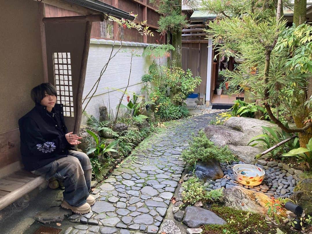 圭吾さんのインスタグラム写真 - (圭吾Instagram)「京都に行ってきた👌 2枚目は全身CHRONOIZM👌 もーちょいで出るよ👌」11月23日 19時44分 - keigoxnovelbright