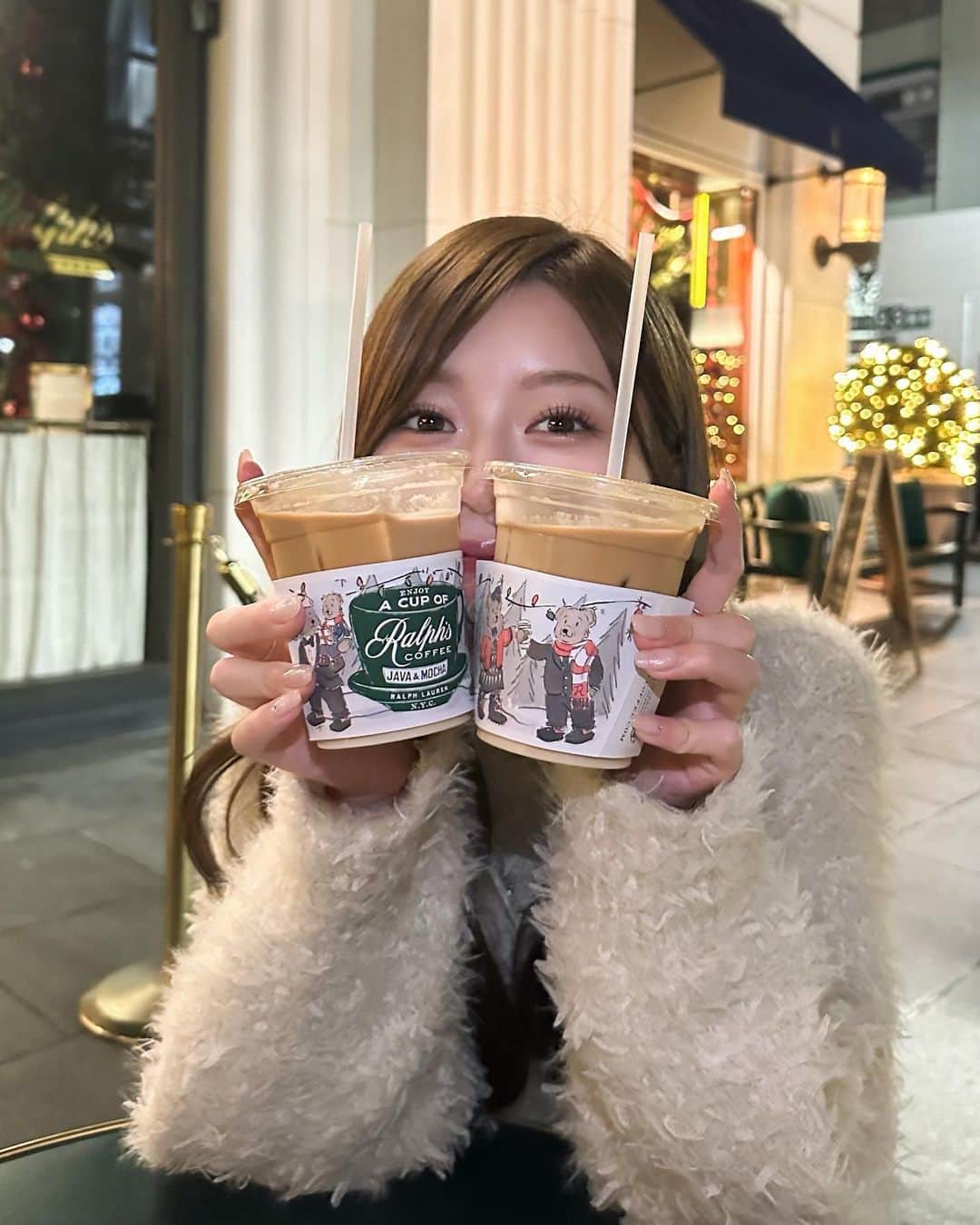 石崎日梨のインスタグラム：「⁡ 街がきらめく季節がやってきた🐻‍❄️🎄✨」