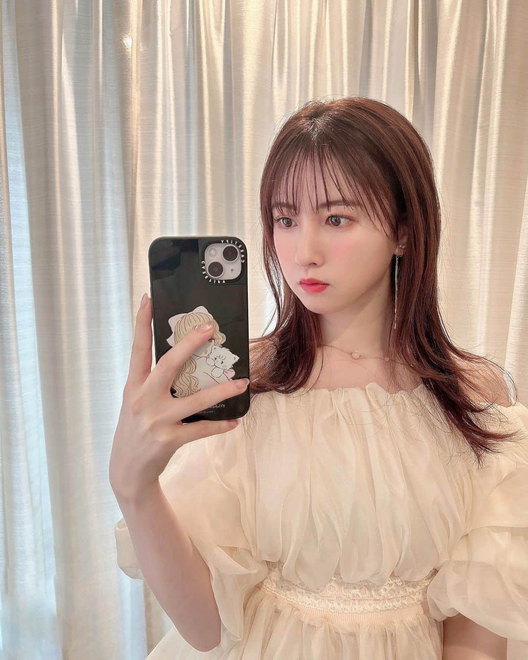 永野芹佳のインスタグラム：「⛄️💭✨  グラビアプレス Vol.7　W表紙させて頂きました〜♡ 2023年12月14日(木)発売🎄✨ 全国書店、オンライン書店にて購入できます📖💓 TSUTAYA、タワーレコード、書泉で購入すると アザーカットブロマイドの特典付き💭  Vol.7のメインテーマは「ホリデーシーズン」⛄️ 発売お楽しみに✨ #グラビアプレス #オフショット」