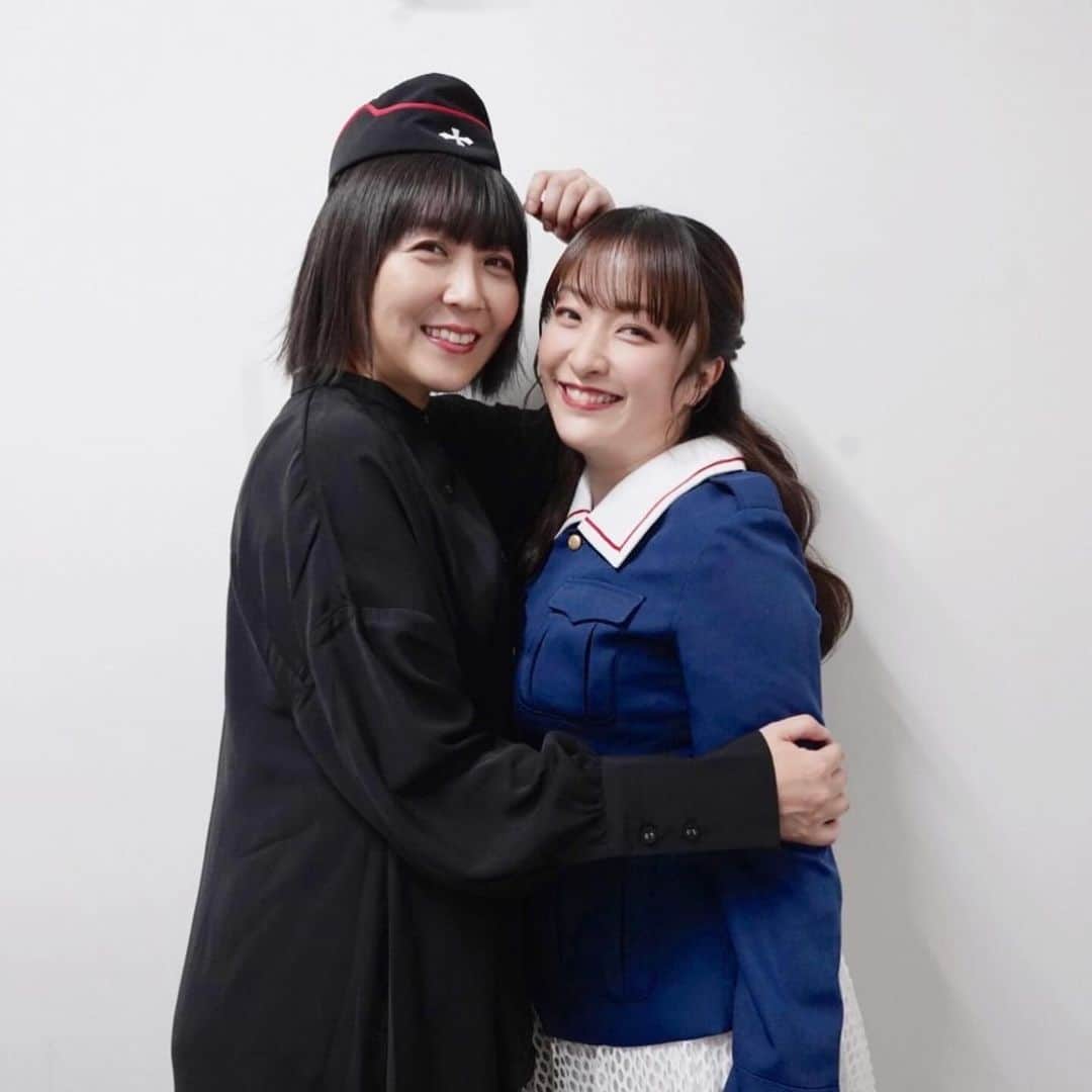 生天目仁美 のインスタグラム：「久々に佳奈とイチャついた（笑） 佳奈との身長差が心地いいのよ。 幸せそうだな、私。  あとは佳奈が撮ってくれた私さ📷  そして、 明日はアクアプラスの配信… 人前に出るの得意じゃないから 緊張するぜぃ。 出るからには楽しむけどね😊  #garupan」