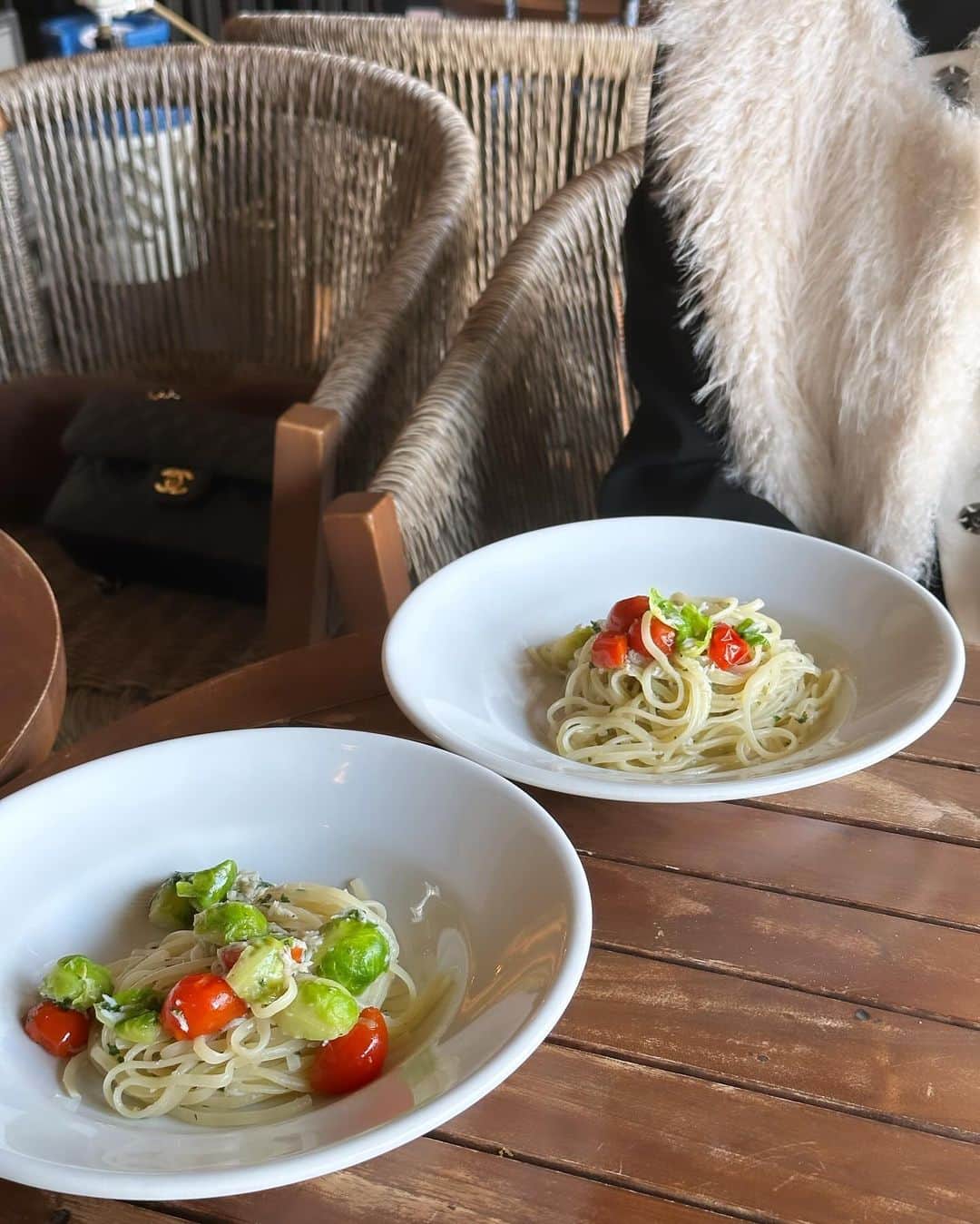 湯浅喬子さんのインスタグラム写真 - (湯浅喬子Instagram)「@aoyamagrand でlunch🍝  @karryofficialgram_jp の 完売商品の予約販売中です♡ 沢山のご予約ありがとうございます😭✨  #aoyama#lunch #karry#new#aw」11月23日 20時00分 - kyorco