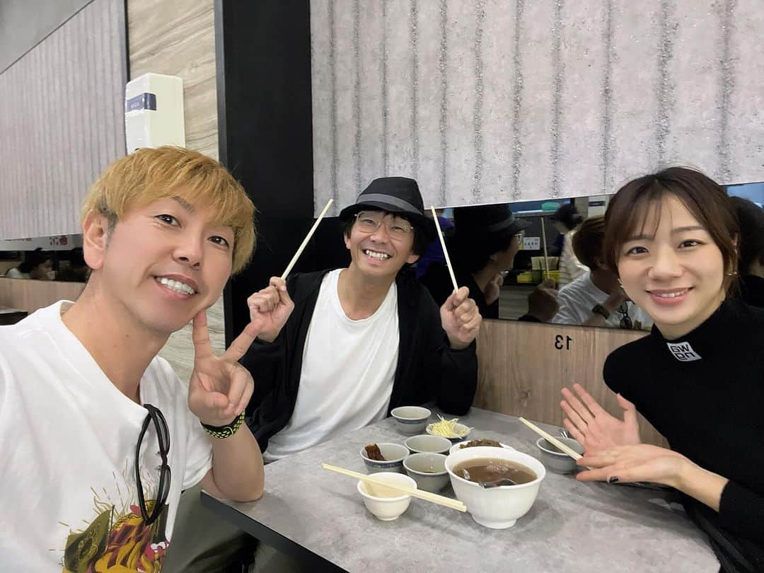 森脇和成のインスタグラム：「台南に到着！ 1発目のご飯は、、 #牛肉湯 #牛肉炒飯 #麻油牛肉 #牛肉燥飯 旨いでしかない！！」