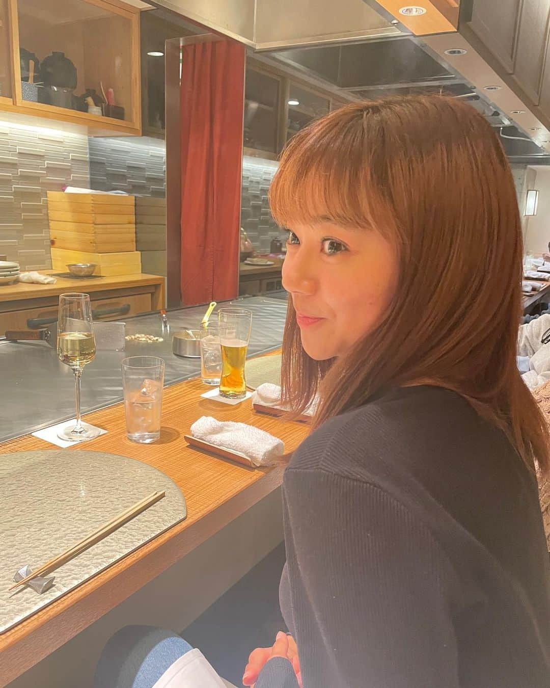 指出瑞貴のインスタグラム：「🍁❤️Dinner with my sister. 妹とディナー🍽️  普段話す時間もあまりないので、素敵な空間で美味しいお料理とともにゆっくり過ごせました☺️  全部美味しかったけど、 肉寿司と、マッシュルームスープが特に美味しかった♡ ご丁寧なスタッフの方々で、 良き時間を過ごせました。ありがとうございました❤️❤️  PR @shiroya_ginzatei_official #銀座ディナー #誕生日ディナー #東京グルメ #鉄板焼き　 #teppanyaki #wagyu #しろや銀座亭 #銀座グルメ」