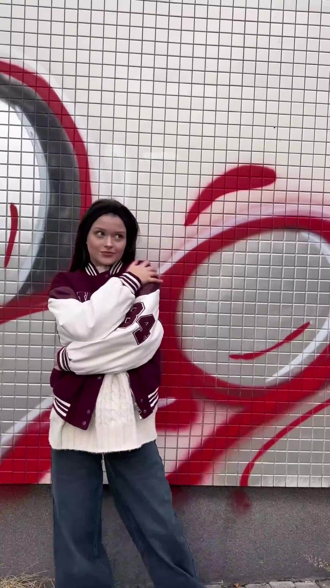 TALLY WEiJLのインスタグラム：「An outfit we'll want to live in for the rest of the season 💌⁠ ⁠ Varsity Jacket 🔎 639460⁠ Jumper 🔎 646544⁠ Jeans 🔎 643991⁠」