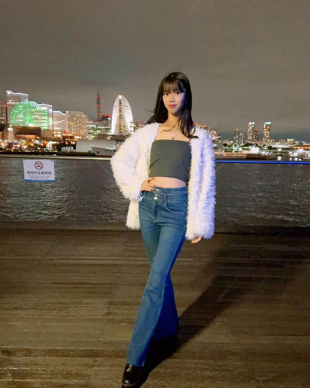 北島澪さんのインスタグラム写真 - (北島澪Instagram)「✨✨✨✨✨✨  ファッションコーデ💜  ✨✨✨✨✨✨   #みなとみらい  #みなとみらいコレクション  #みなとみらいコレクション2023  #anap  #アナップ  #anapgirl  #アナップガール  #モデル  #ファッション  #ファッションコンテスト  #ファッションショー  #デニム  #デニムコーデ  #フレア  #フレアパンツ  #ハイウェイ #ブラトップ  #キャミソール  #カーディガン  #ボア  #横浜  #夜景  #大さん橋」11月23日 20時18分 - mio_ymcitron