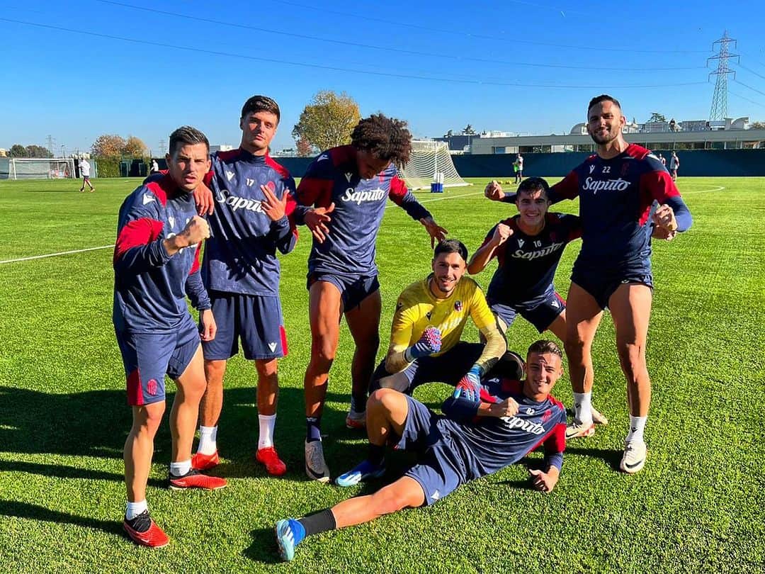 ボローニャFCのインスタグラム：「I VINCITORI di oggi ✌️:   #ForzaBFC #WeAreOne」