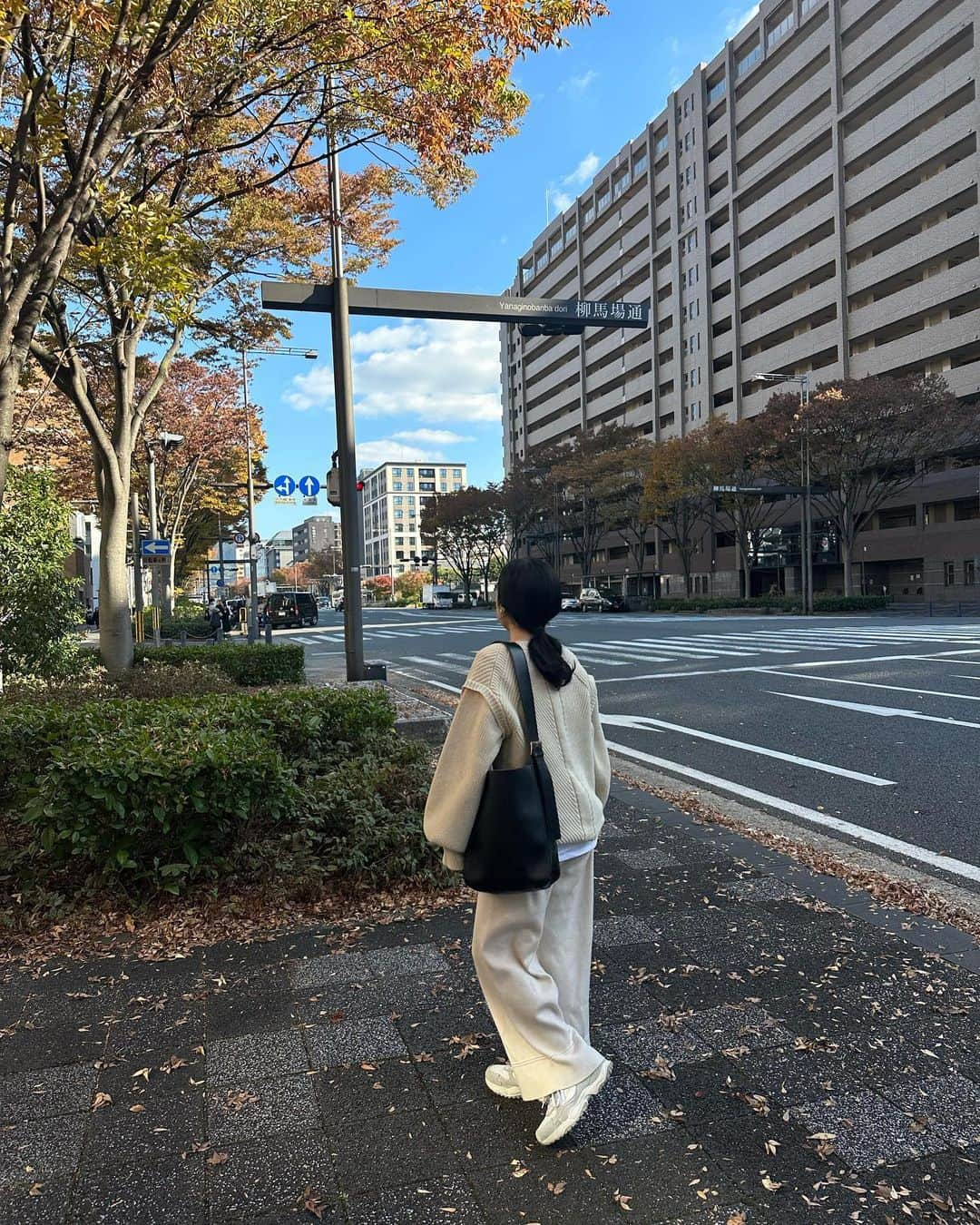 kannnaさんのインスタグラム写真 - (kannnaInstagram)「温かい飲み物が沁みる季節😮‍💨🥛 ホットミルク。好き。 そしてオールホワイトの日🥛」11月23日 20時33分 - lg1125k