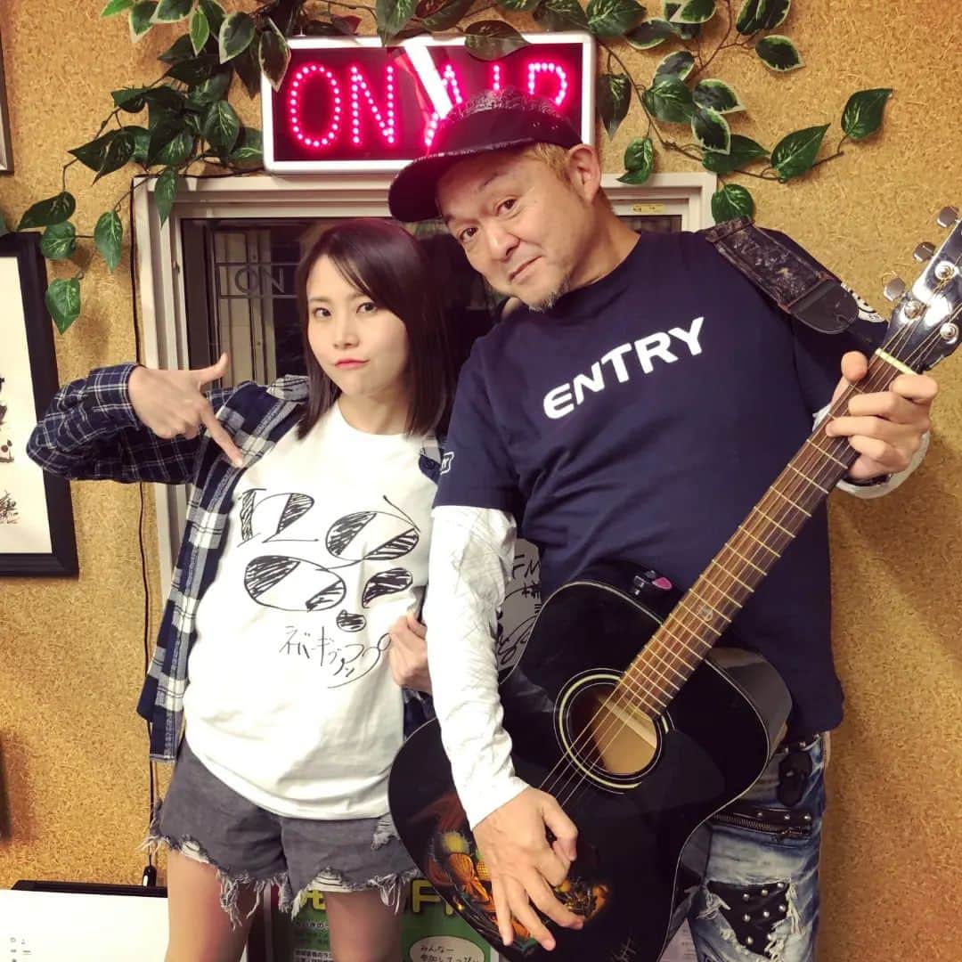 松本隆博のインスタグラム：「。 今日も楽しくラジオ収録(ﾉ˶>ᗜ​<˵)ﾉ  ラジオするなら…エントリー‼️‼️」