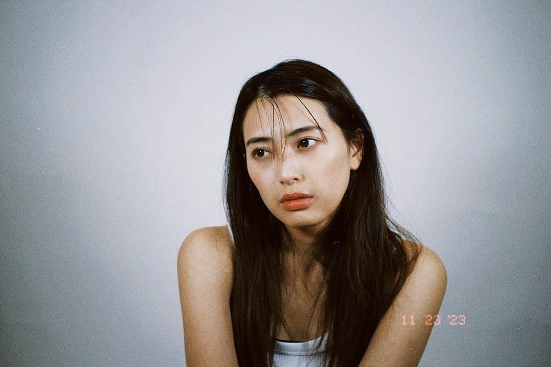 LUNAさんのインスタグラム写真 - (LUNAInstagram)「2️⃣、3️⃣  #広告モデル #ファッションモデル  #fashionmodel #beautymodel  #testshooting #asiamodel  #japanesemodel  #portrait #portphotography  #selfportrait #selfshooting」11月23日 20時32分 - luna_0229
