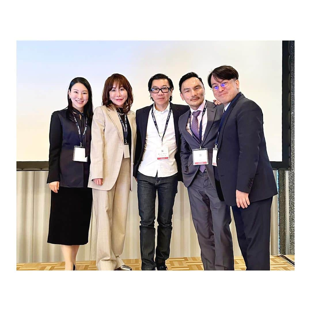 西川礼華さんのインスタグラム写真 - (西川礼華Instagram)「AMWC Japan 2023という国際学会が京都で開催されました。私は二つの講演をしました。 一つは「Facial Rejuvenation With Polynucleotide DNA Fragment」、もう一つは「Trends in Rejuvenation Injectable Therapies: Exploring Skin Quality-Centric Approaches and Combination Treatments」でした。それぞれ私自身の臨床経験を元に、SBCグループにおけるマスデータから安全性や効果の客観的評価、さらに顧客満足度を高めるための工夫について講演しました。各国からのエキスパートの先生と共に登壇する素晴らしい貴重な機会を頂戴し、AMWC事務局の皆様に感謝申し上げます。また、国際学会での発表を奨励くださった宮田成章先生にも心から感謝しております。学会当日は、SBCグループからも約20名の医師が参加しました。皆で一緒に勉強できて嬉しかったです😁  AMWC Japan 2023 took place in Kyoto, where I had the honor of delivering two presentations. One focused on 'Facial Rejuvenation With Polynucleotide DNA Fragment' while the other delved into 'Trends in Rejuvenation Injectable Therapies: Exploring Skin Quality-Centric Approaches and Combination Treatments.'  Grateful to my SBC Group colleagues and appreciative of the support from the AMWC Secretariat. It was a pleasure to have over 20 physicians from SBC Group join me at the conference, where we learned together and had a great time. Furthermore, I would like to express my heartfelt gratitude to Dr Naruaki Miyata for encouraging my presentations at the international conference.  @amwc_japan  #AMWCJapan2023 #美容皮膚科 #美容内科 #国際学会 #京都 #AMWCJapan2023 #AestheticMedicine #Conference #Kyoto」11月23日 20時37分 - ayakanishikawa