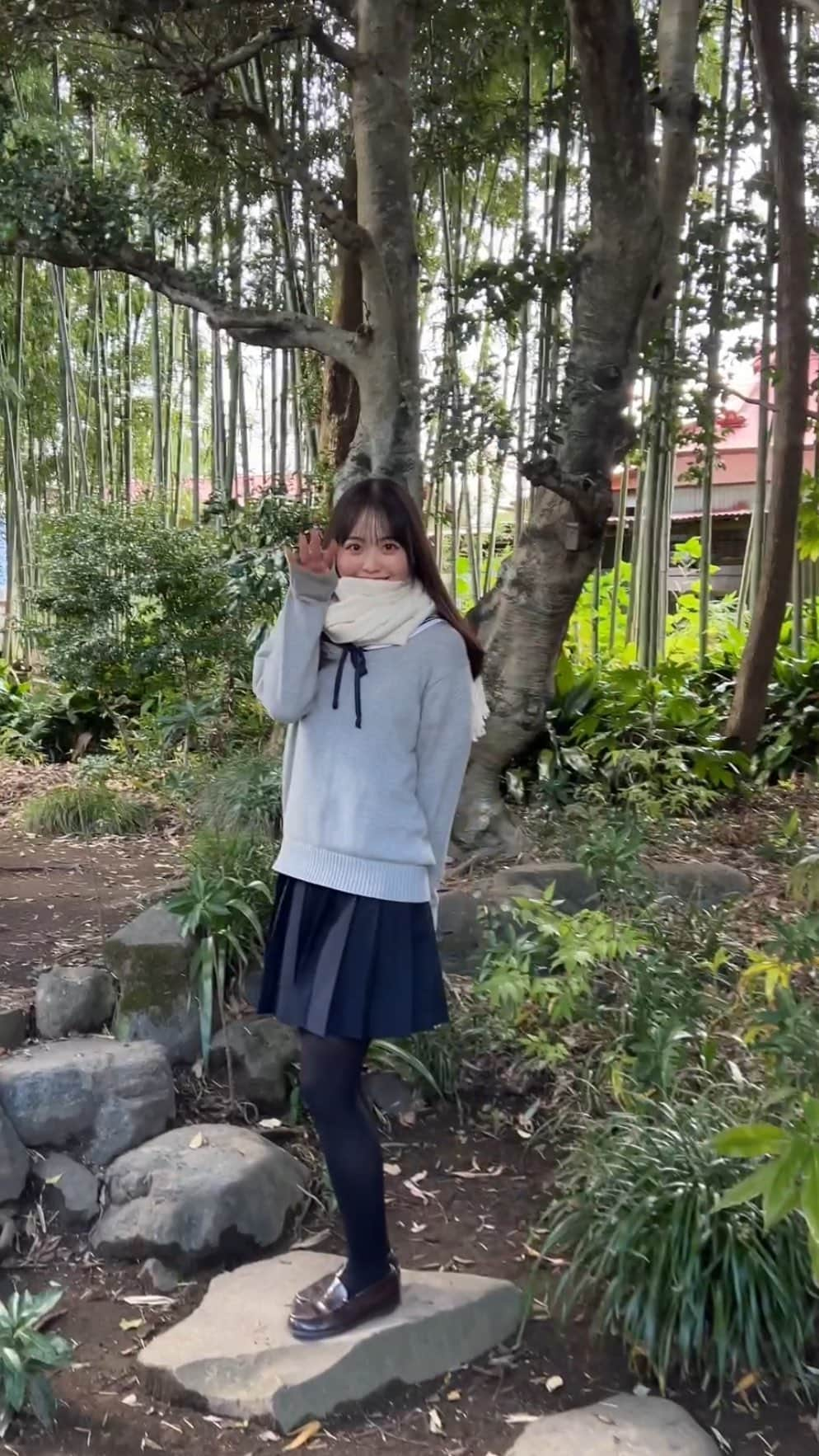 渡邊美華のインスタグラム：「冬の制服デート的なっ👧🏻 . . . .#制服デート #制服」